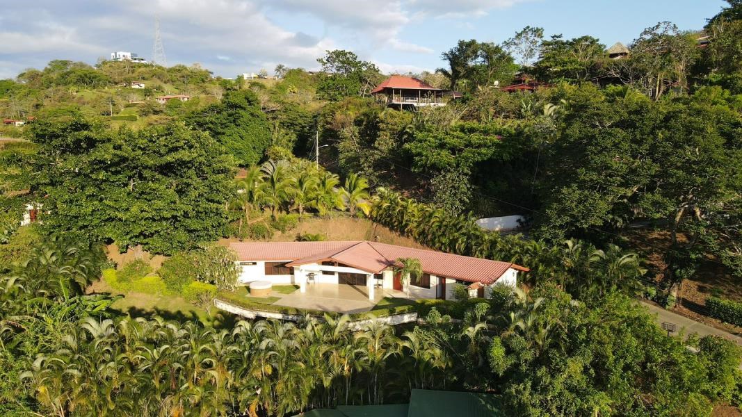 Lovely home in gated Roca Verde community Atenas