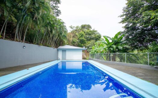 Property with 2 large apartments, large office area and pool 3 min. from Atenas Center – 40005152929