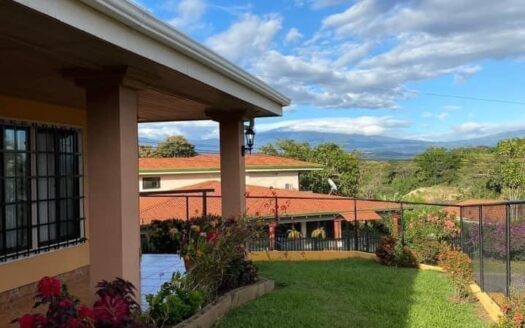Home located 5 minutes from Atenas Center in nice neighborhood – 40005152956