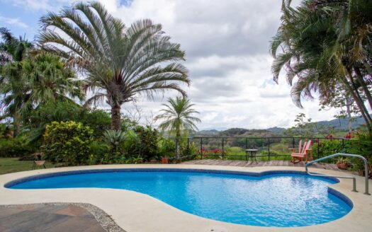 Nicely finished home at the end of a private community with pool, views and attached apartment – 40005152919