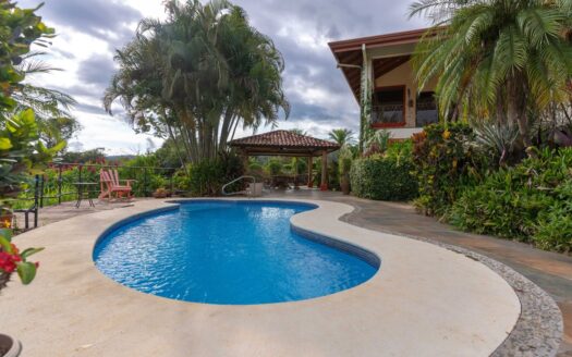 Nicely finished home at the end of a private community with pool, views and attached apartment – 40005152919
