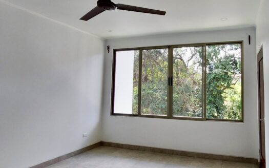 Well laid out one level apartment in town – 400052042055