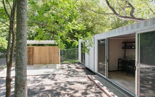 New modern-style home in small gated Atenas community – 40005152823