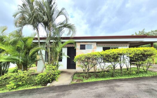 Comfortable furnished home perfect for retiring from city and living in a community – 400052042216