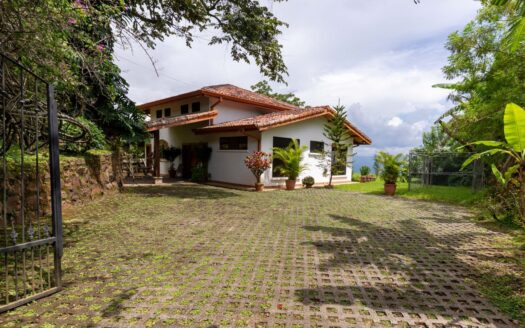Elegant Spanish colonial style home with views in Hacienda Atenas – 400051521072