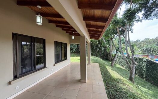 Elegant home ideal for those wanting to walk or live near Atenas Center – 400051521071