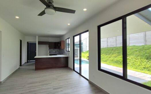 Moder Gated Community- 3 New Rental Homes in Atenas – 400052042219