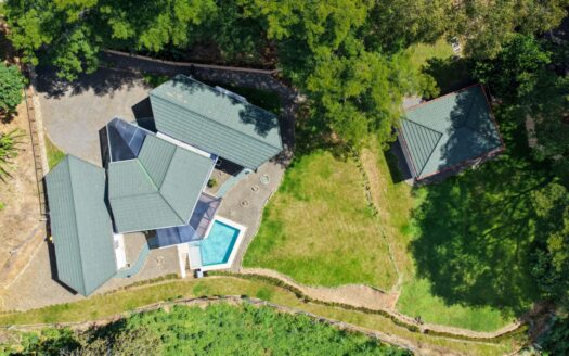 Modern designs in a natural setting in Atenas – 400051521106