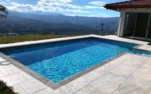 Modern meets traditional finishes Roca Verde home in Atenas – 400051521105