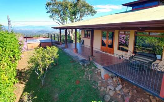 Charming Atenas Home with Breathtaking Views and Productive Coffee Land – 400052042228