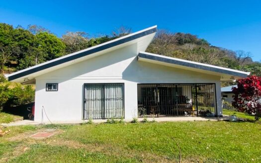 Home with large yard and orchard that touches a river – 400051521107