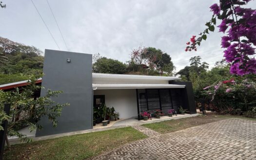 Modern style home in private community in an oasis like setting – 400051521112