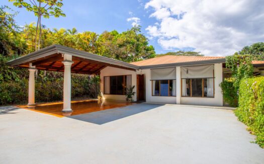 Lovely home and guest home in popular Vista Atenas community – 400051521109