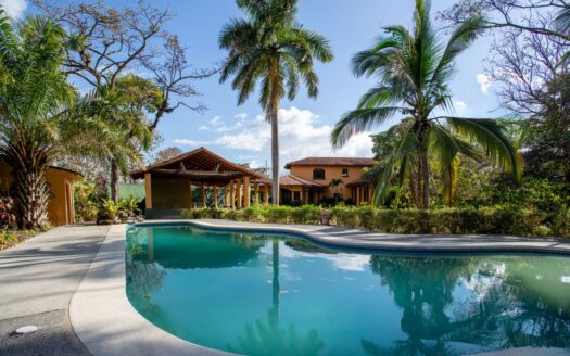 True colonial style home with big areas including pool and rancho – 00139152328