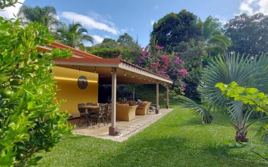 Turn key cozy home walkable to Atenas Center! – 400051521116