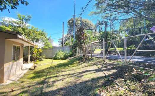 Property with all services ready, casita and all usable land – 400052042097