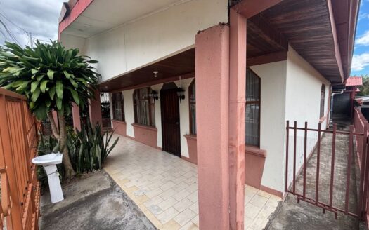 Affordable home in tranquil neighborhood 3 min. from Atenas Center – 400051521117