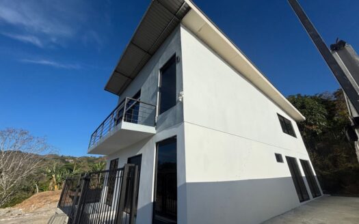 Ultramodern home with big Central Valley views – 400051521119