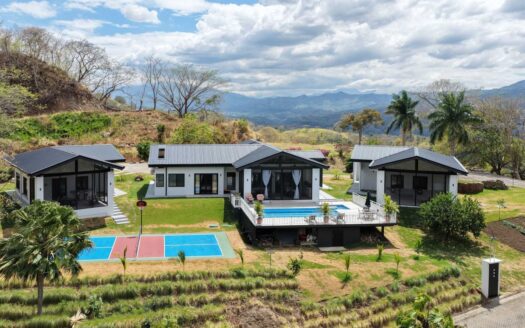 Home and two guest homes in Atenas’ premier private community Las Rocas – 400051521122