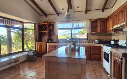 Stunning city and mountain views, just 10 minutes from downtown Atenas Main Home + Casita – 400052042237