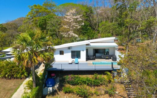 Modern-style home in small gated community close to everything in Atenas! – 400051521121