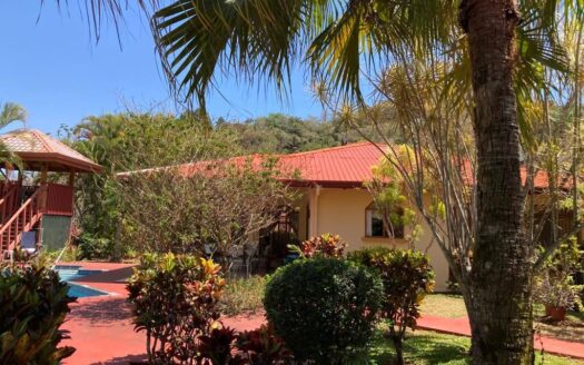 Lovely home and guest apartments in popular Vista Atenas community – 400051521114