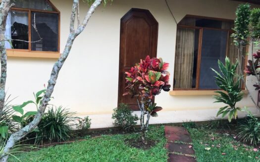 Lovely home and guest apartments in popular Vista Atenas community – 400051521114