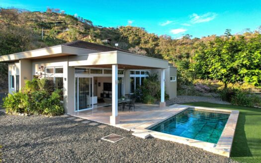 Turnkey Mountain View Home with Pool in Lomas del Paraíso, Atenas – 400052042240