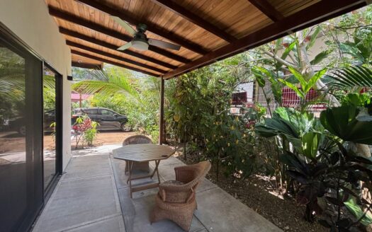 Nicely finished home in small private community of Atenas – 400051521124