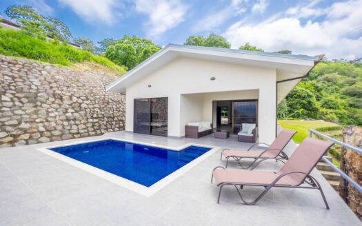 Modern style vacation rental home with big views in Roca Verde – 400051521126