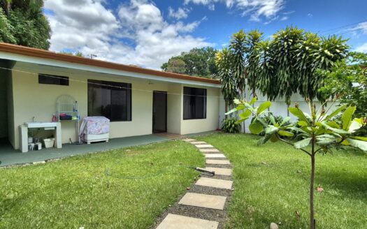 Walking distance to all facilities in Atenas downtown. – 400052042166