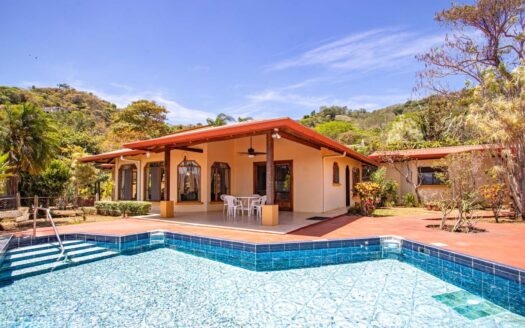 Lovely home and guest apartments in popular Vista Atenas community – 400051521114