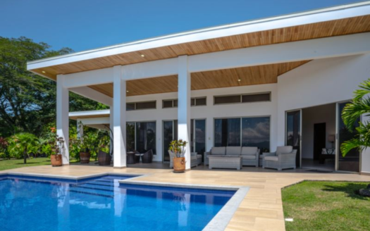 Spacious 3-Bedroom Home in Roca Verde, Atenas – 400051521129
