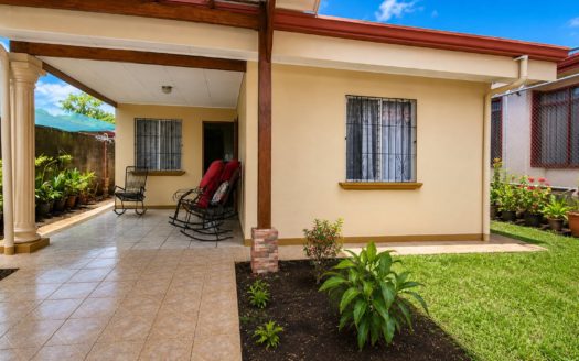 Furnished tico style home close to downtown – 400052042110