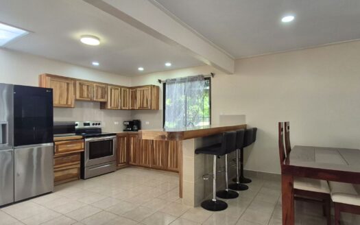 Furnished Home in Mercedes, Atenas – Prime Climate & Walkable to Pickleball – 400052042026
