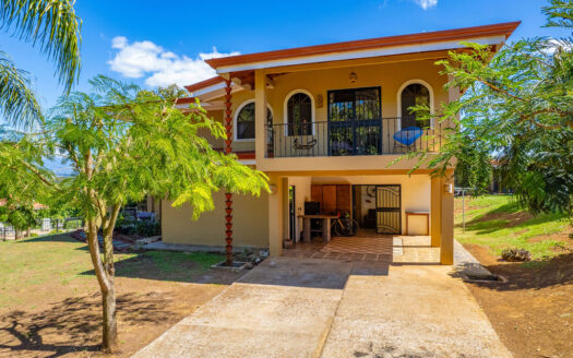 Amazing Property nested in nature views and close to town! – 400052042147
