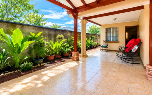 Furnished tico style home close to downtown – 400052042110