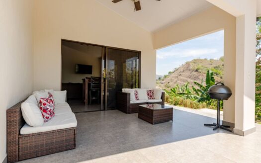Modern style vacation rental home with big views in Roca Verde – 400051521126