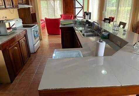 Lovely home with nice wood work – 40005152785