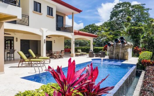 Mountain Queen Home for rent amazing views nested in a coffee plantation – 400052042105