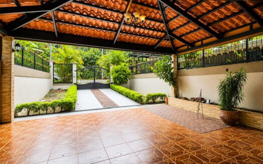 Charming 3-Bedroom Home for Rent | Barrio Mercedes, Atenas – 400052042250