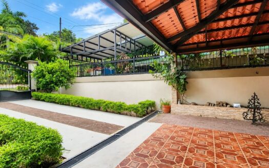 Charming 3-Bedroom Home for Rent | Barrio Mercedes, Atenas – 400052042250
