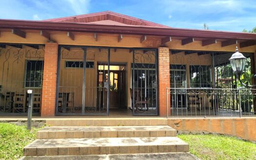 Colony style house in the middle of a private farm with lots of nature around – 400052042149
