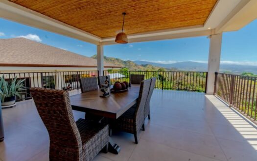 Elegant modern style home with nice finishes throughout – 400051521021