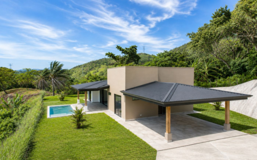 Brand new Roca Verde home with impressive designs and finishes in Atenas – 400051521159