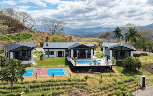 Mountaintop Family Compound in Atenas’ Exclusive Las Rocas — Main Home + Two Guest Casitas – 400051521167