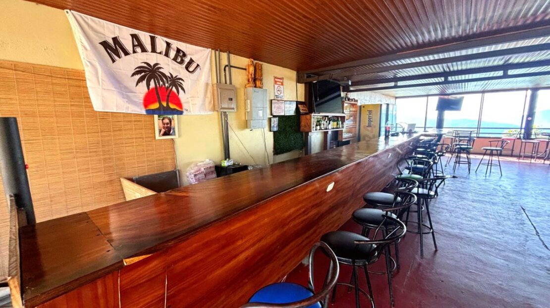 Costa Rica Commercial #40005152974