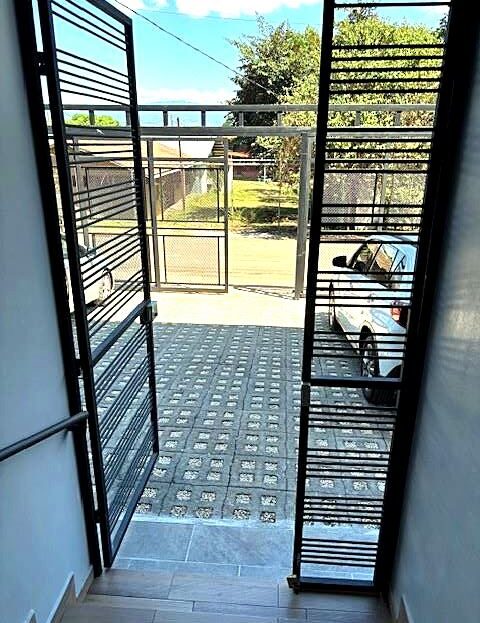 Costa Rica Commercial #40005152965