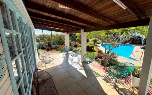 Unique cottage style home walking distance to Atenas Center – 400051521123