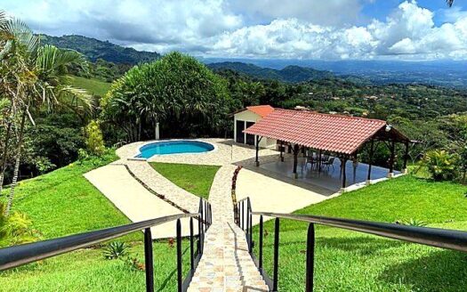 Amazing Colonial Country Style Home, guest home and large stable or storage – 40005152529